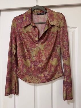 Bisou Bisou Metallic Rose and Gold Long-Sleeve V-Neck Top